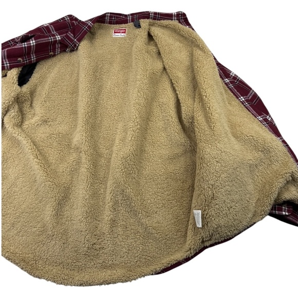 Wrangler Shirt Mens XL Red Plaid Sherpa Lined Shacket Button Up - Picture 6 of 10